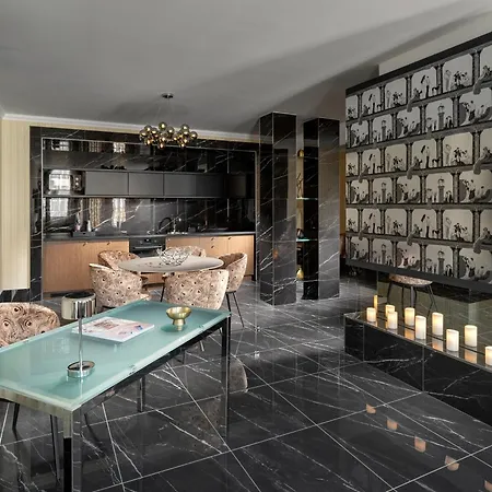 Mamaison Chain Bridge Hotel 4*