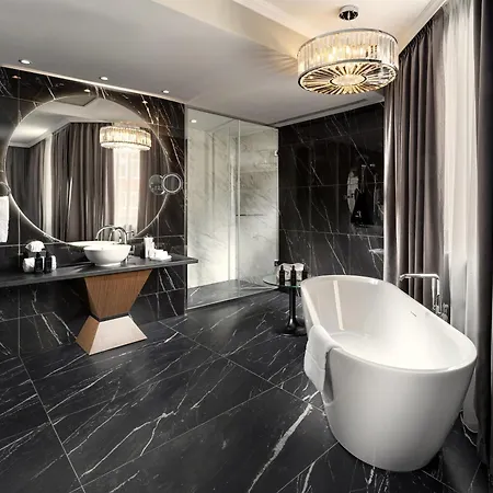 Mamaison Chain Bridge