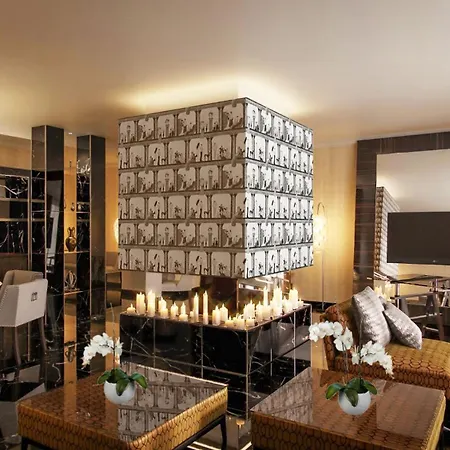 Mamaison Chain Bridge Hotel 4*