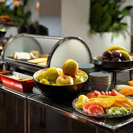 Mamaison Chain Bridge Hotel 4*