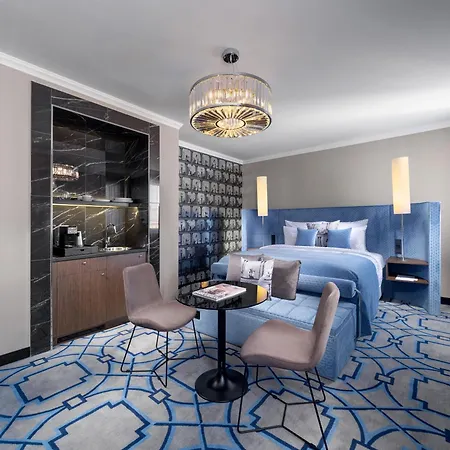 Mamaison Chain Bridge Hotel