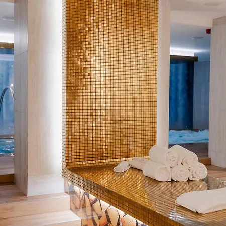 Mamaison Chain Bridge Hotel Budapest