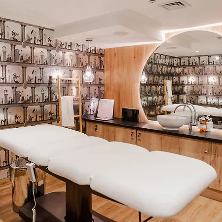 Mamaison Chain Bridge 4*