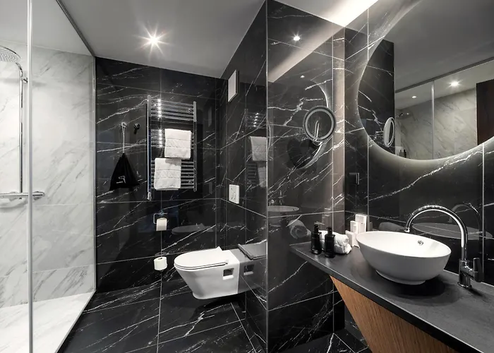 Mamaison Chain Bridge