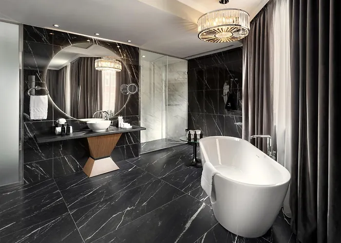 Mamaison Chain Bridge