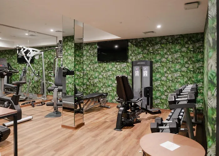 Mamaison Chain Bridge Hotel